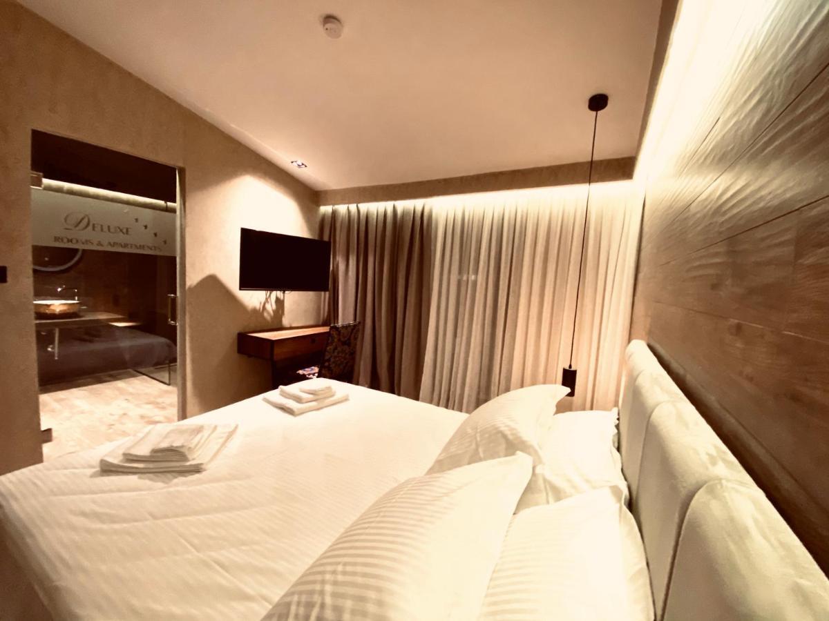 Deluxe Rooms In Blloku Area Tirana Exteriér fotografie